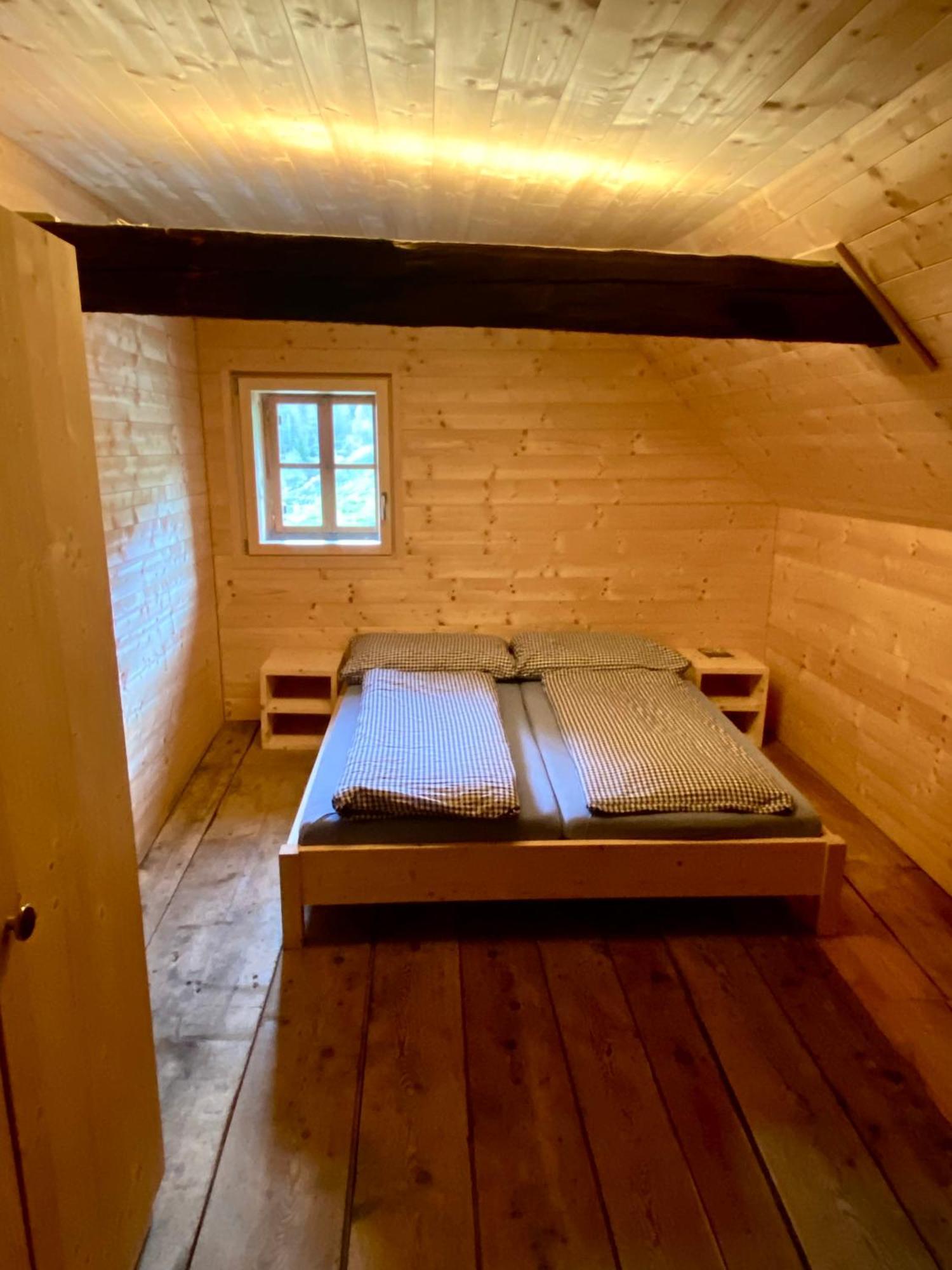 Alp Es-Cha Dadour Bed and Breakfast Madulain Exteriör bild