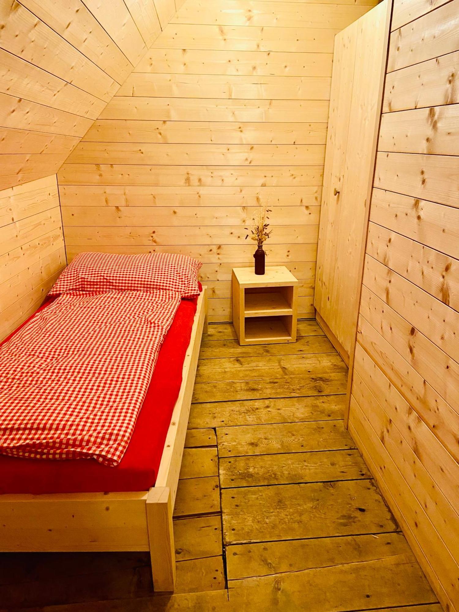 Alp Es-Cha Dadour Bed and Breakfast Madulain Exteriör bild