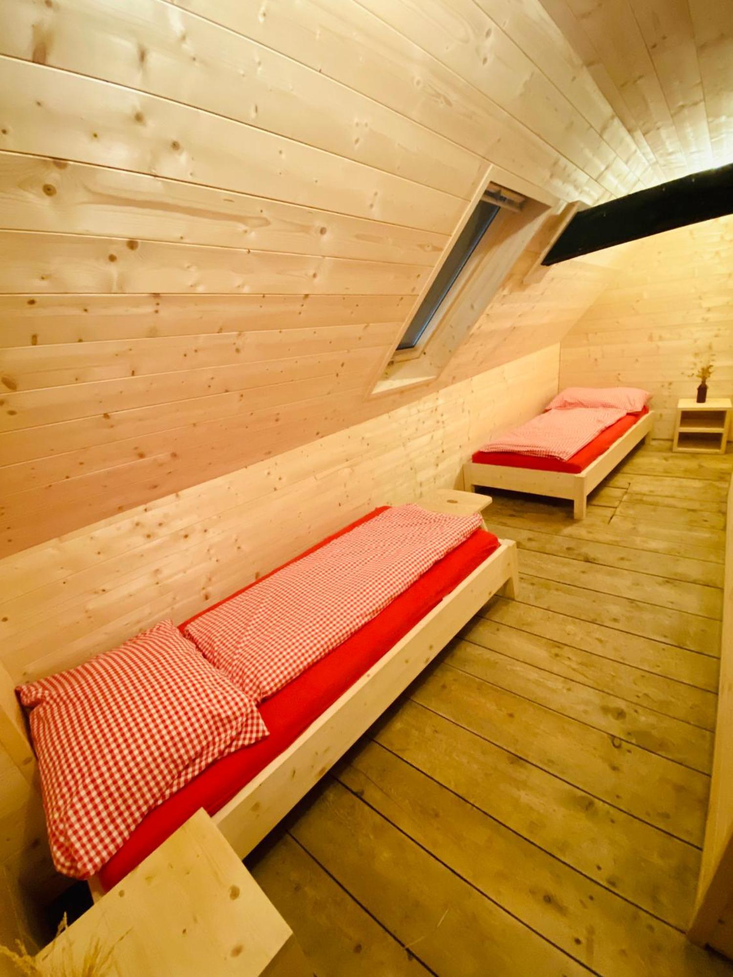 Alp Es-Cha Dadour Bed and Breakfast Madulain Exteriör bild